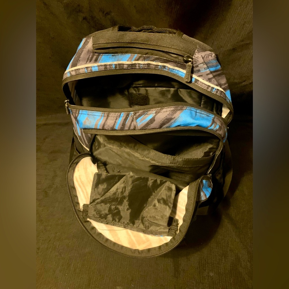 30 Liter Backpack - Picture 5 of 7